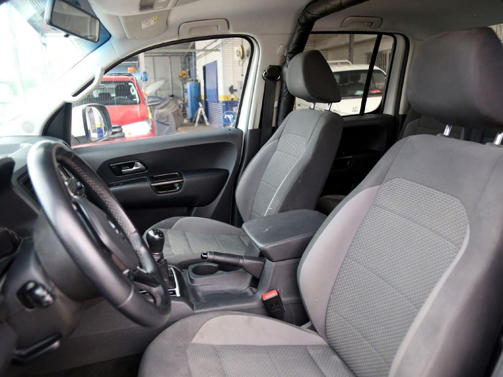 Volkswagen AMAROK DCAB TDI 4X4 TRENDLINE 2.0 2023 - Imagen 12 de 20