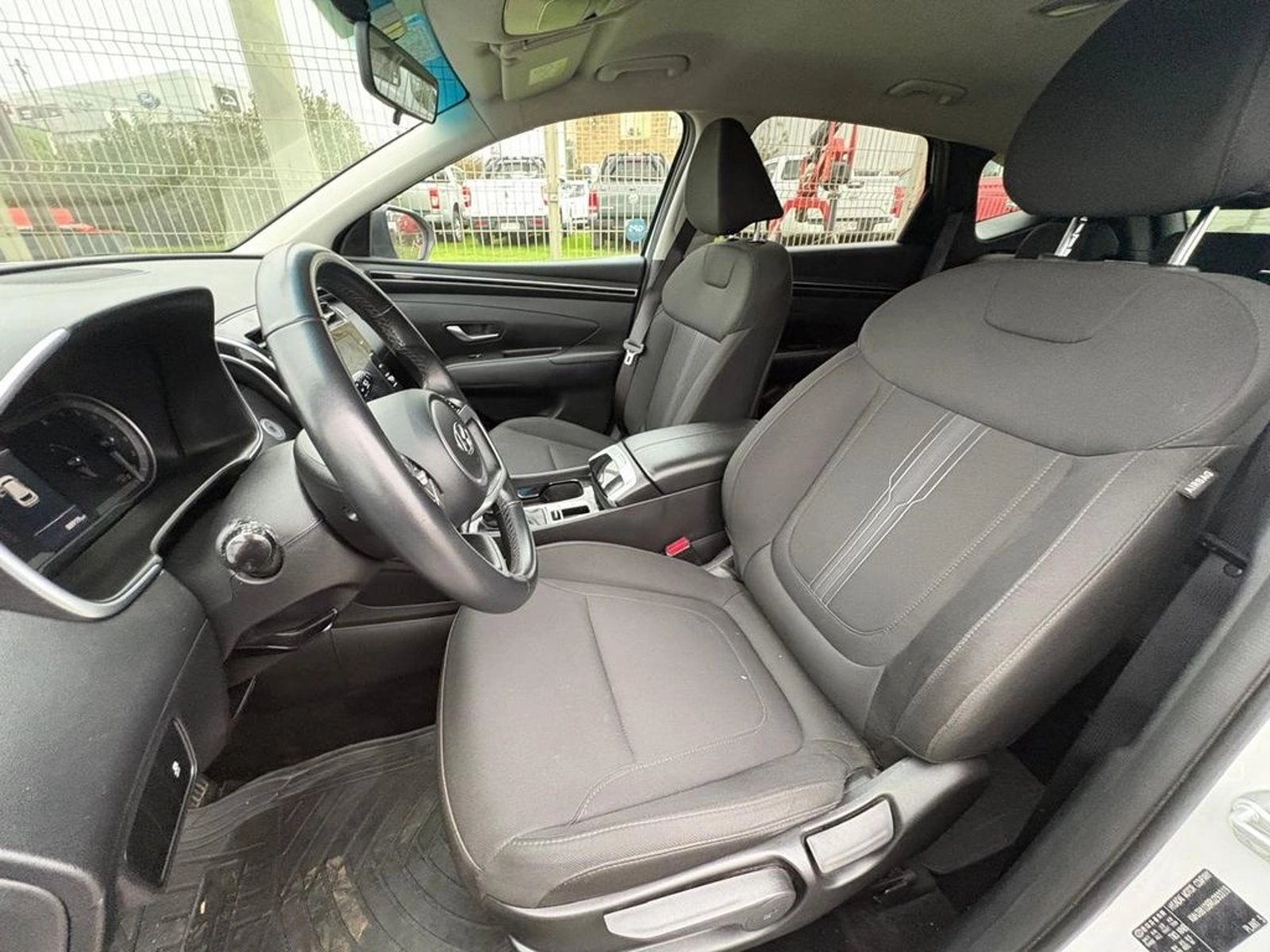 Hyundai TUCSON NX4 2.0 MPI 4X2 2024 - Imagen 9 de 12