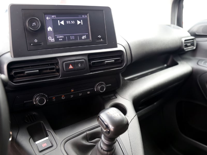 Citroën BERLINGO BLUEHDI 1.5 2024 - Imagen 19 de 20