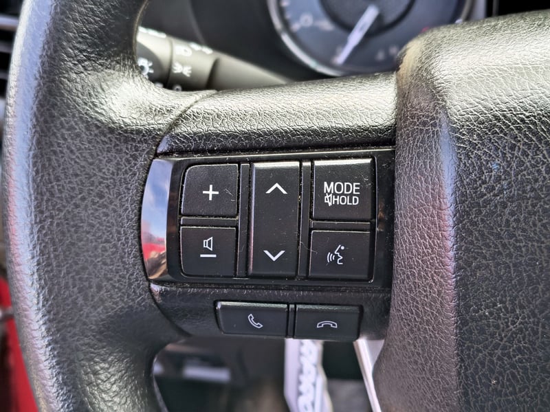 Toyota HILUX 2.4 Diesel 4x2 T/M 2023 - Imagen 13 de 20