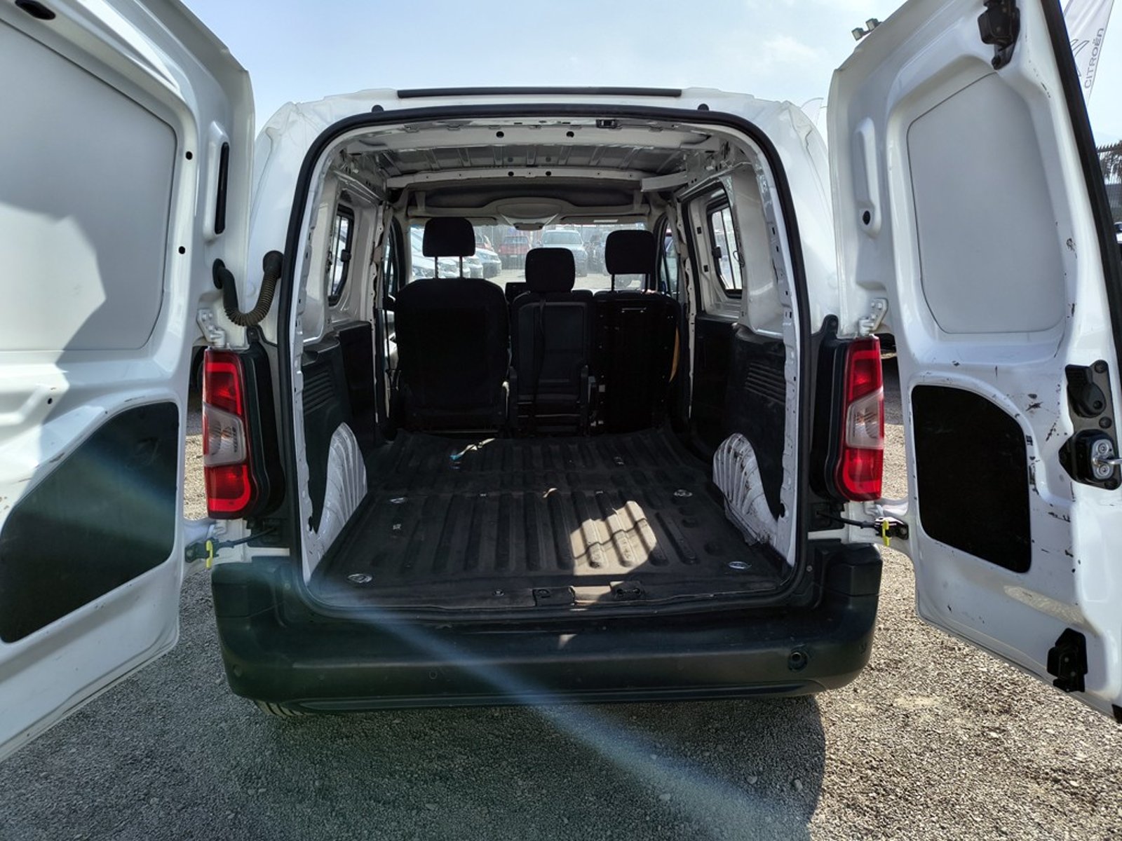 PEUGEOT PARTNER PARTNER L1 1.6 Diesel 4x2 T/M 2022 - Imagen 15 de 15