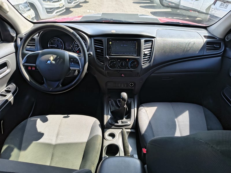 Mitsubishi L200 2.4 KATANA CR 2021 - Imagen 16 de 20