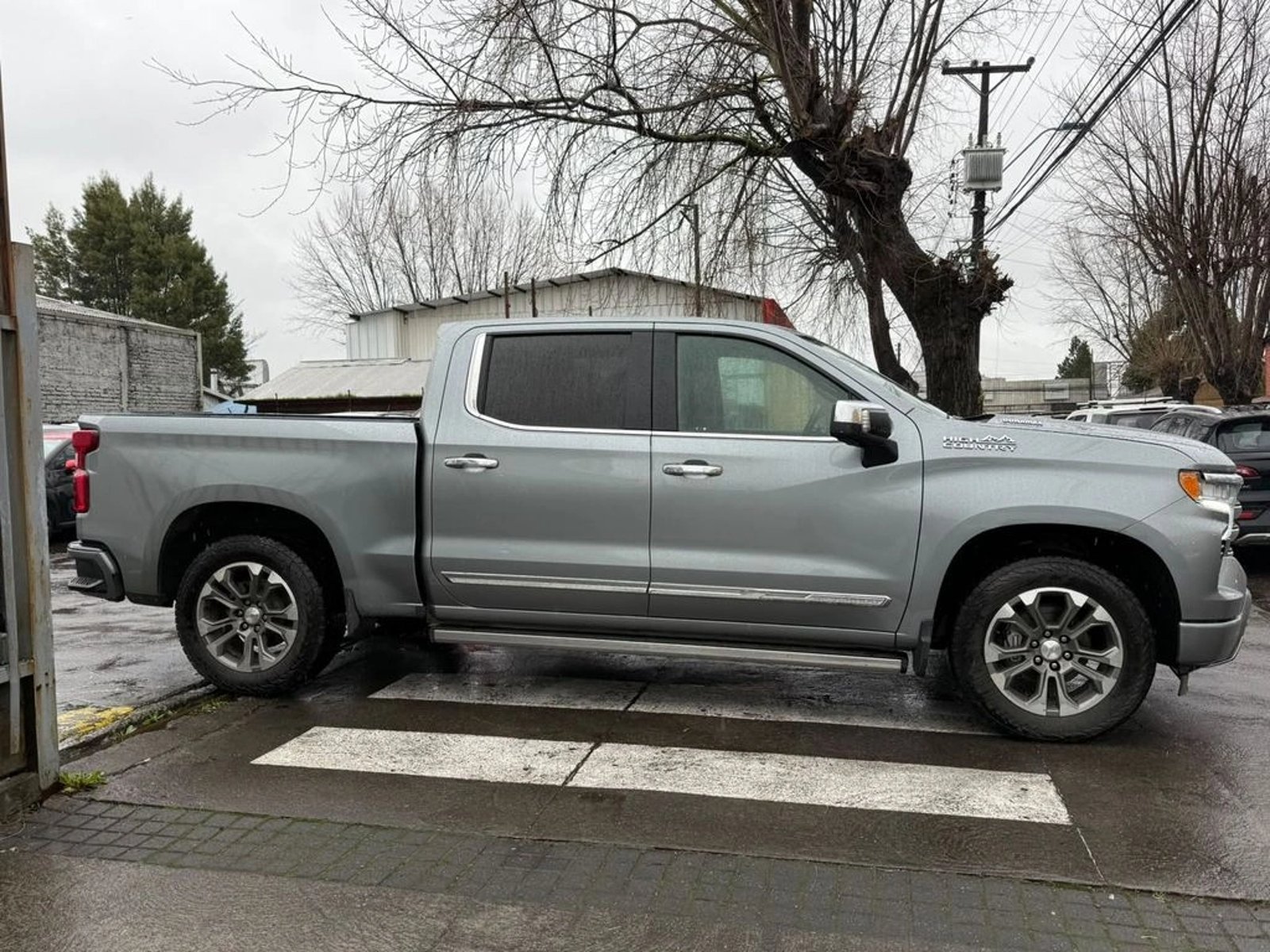 Chevrolet SILVERADO High Country 4X4 3.0 DIESEL AUT 2024 - Imagen 4 de 20