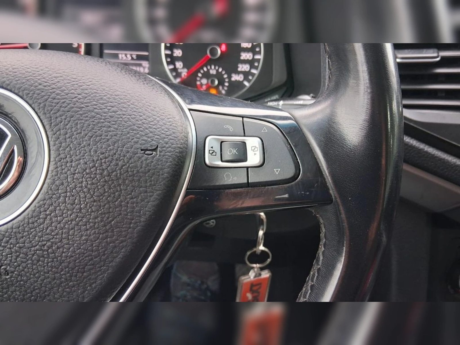 VOLKSWAGEN AMAROK 2.0 4MOTION MT 4X4 DIESEL 2023 - Imagen 12 de 19