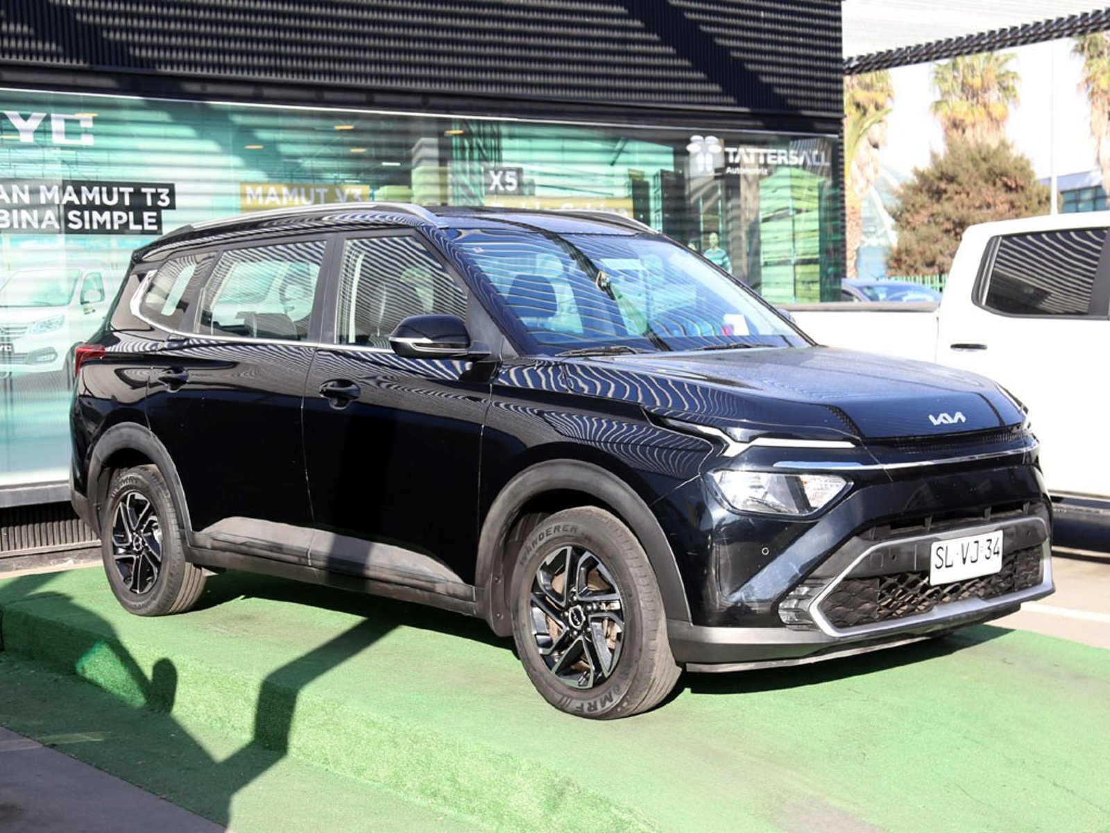 Kia CARENS EX 1.4 AUT 2023 - Imagen 3 de 20