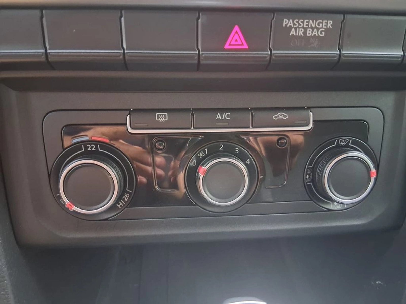 VOLKSWAGEN AMAROK 2.0 DC COMFORTLINE AT 4X4 2023 - Imagen 12 de 15