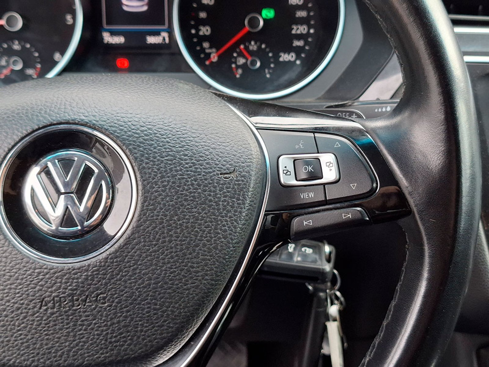 Volkswagen TIGUAN COMFORTLINE 4MOTION AT DIESEL 7 PASAJEROS 2020 - Imagen 12 de 20