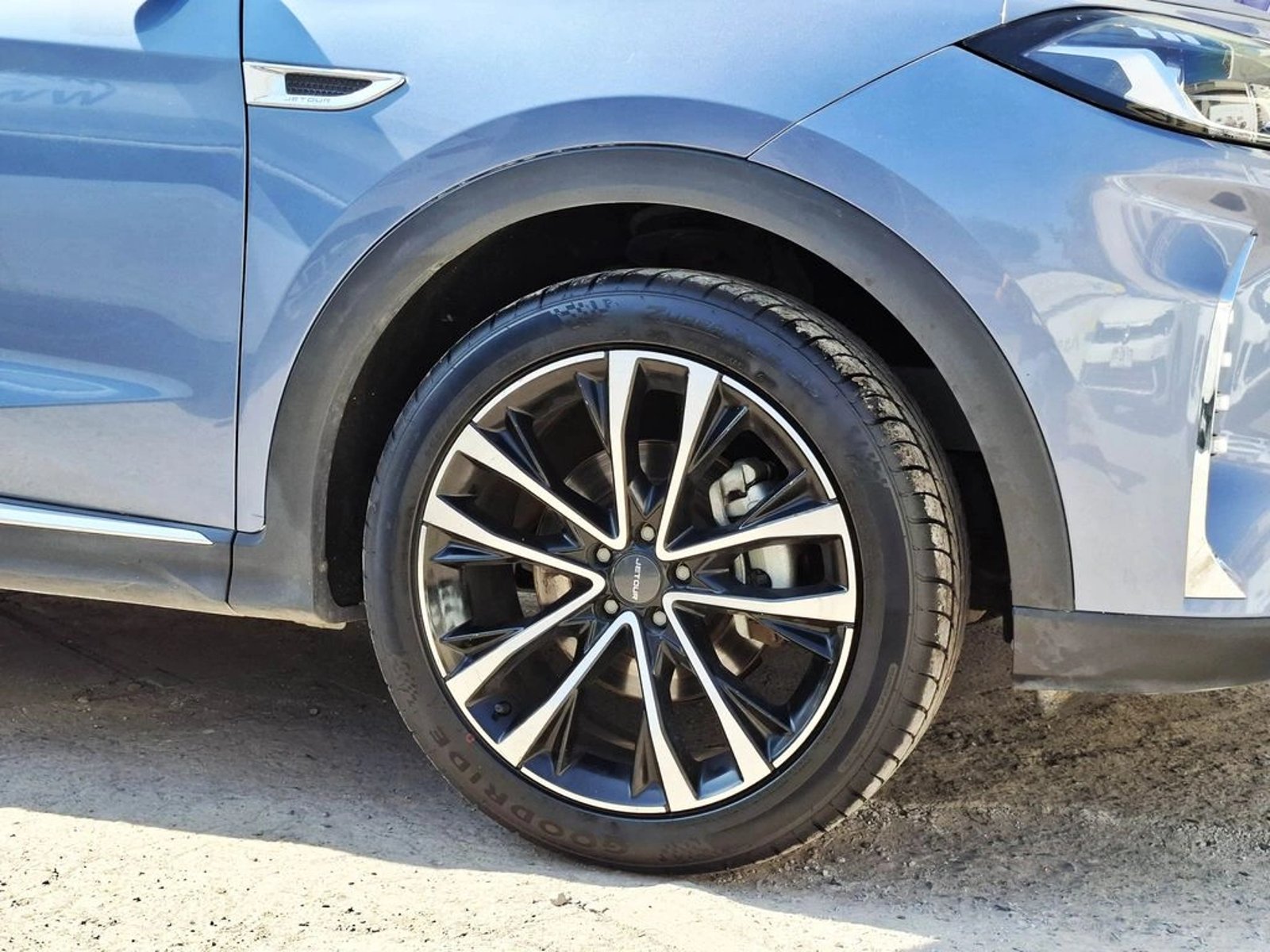 JETOUR X70 PLUS 1.5 2024 - Imagen 6 de 20