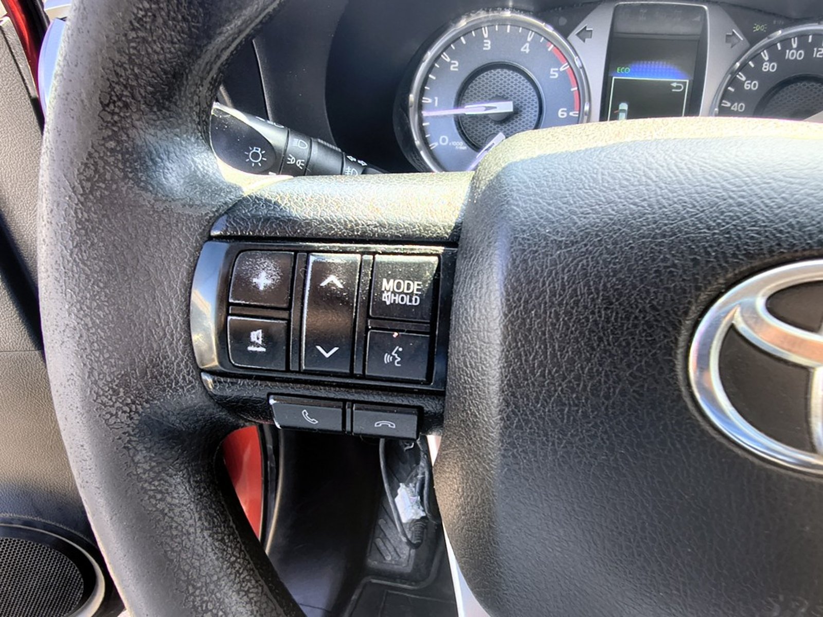 TOYOTA HILUX 2.8 SR Diesel 4X4 T/M 2022 - Imagen 11 de 18