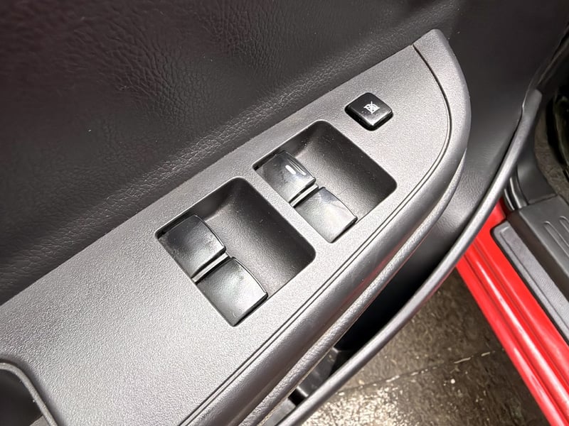 Mitsubishi L200 KATANA CRT 2023 - Imagen 10 de 20