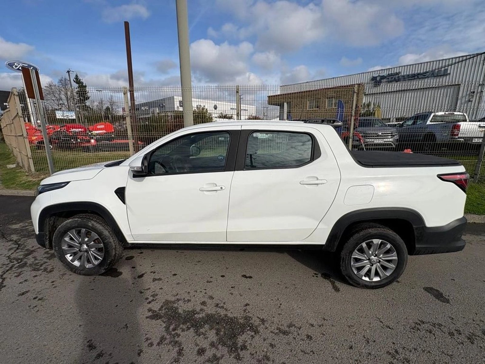 RAM 700 SLT MT BIGHORN 2023 - Foto 4 de 12