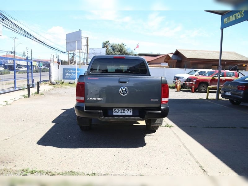 Volkswagen AMAROK 2.0 COMFORTLINE DIESEL 4MOTION 4X4 DOB. CAB. AT 4P 2023 - Imagen 6 de 20