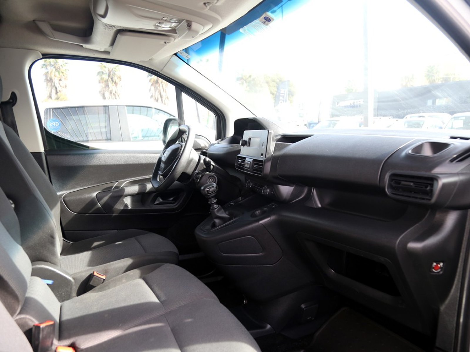 Peugeot PARTNER 1.5 L1 HDI MT 2023 - Imagen 15 de 20
