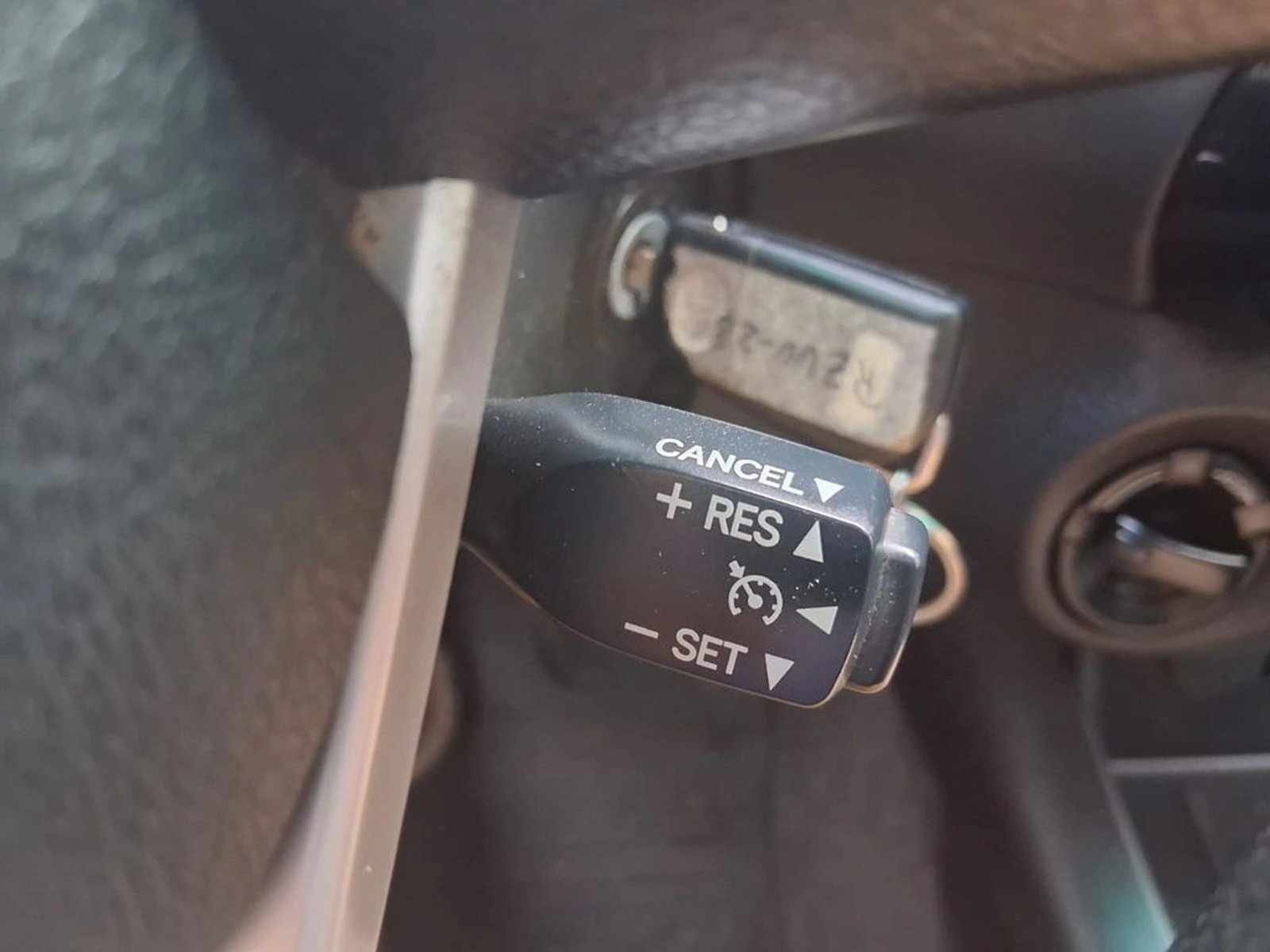TOYOTA HILUX 2.4 DX DC 6MT 4X4 2022 - Imagen 9 de 15