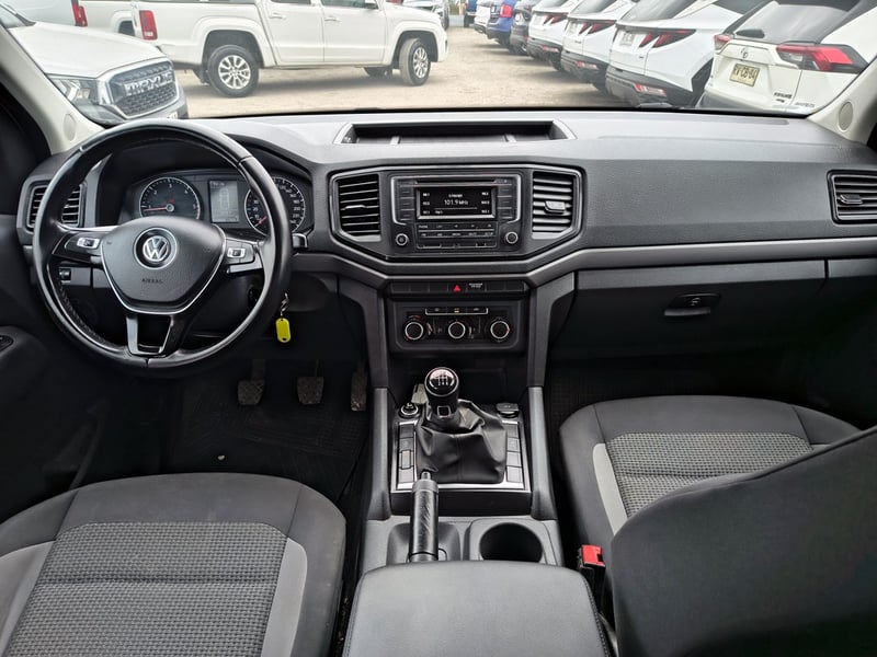 Volkswagen AMAROK 2.0 Diesel 4x2 T/M 2023 - Imagen 16 de 20