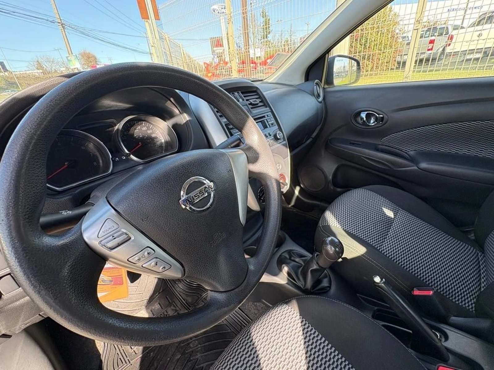NISSAN VERSA SENSE 1.6 2019 - Imagen 8 de 12