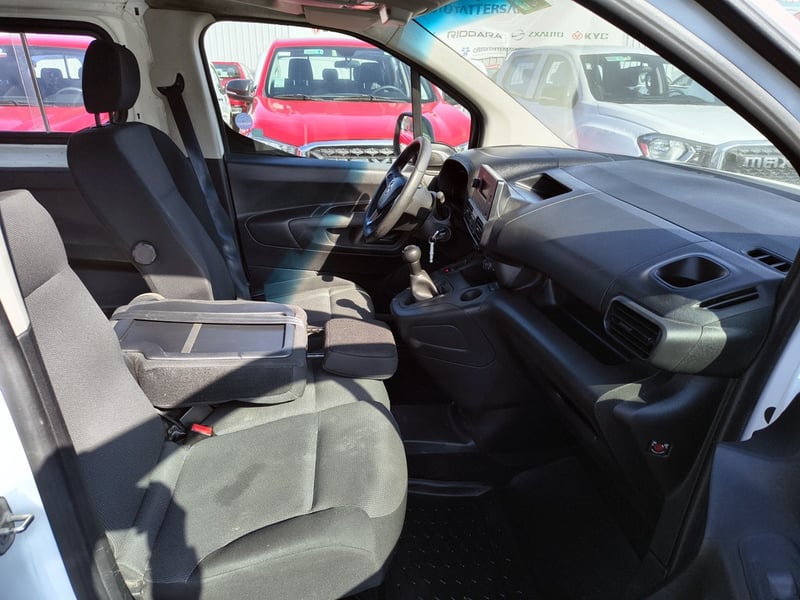 Opel COMBO 1.6 Diesel 4x2 T/M 2022 - Imagen 19 de 20
