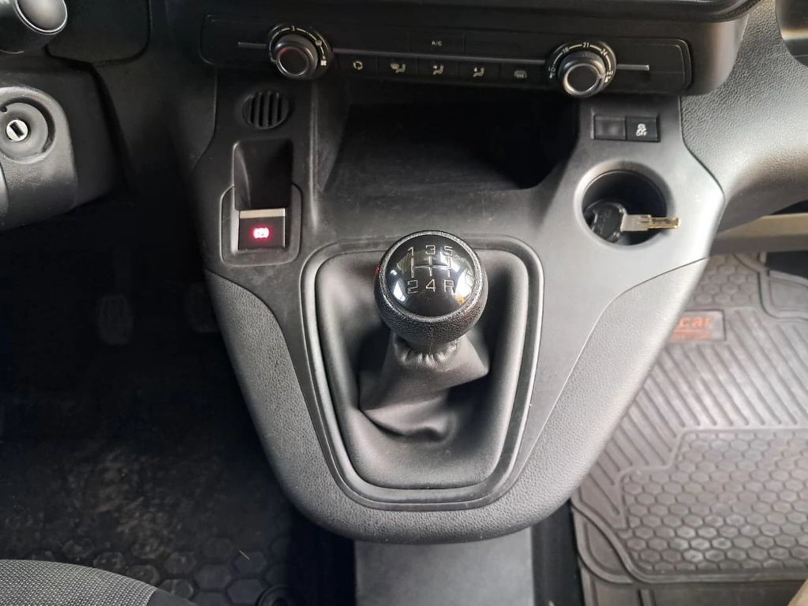 Peugeot PARTNER L1 1.6 HDI 4X2 MT 2021 - Imagen 15 de 18