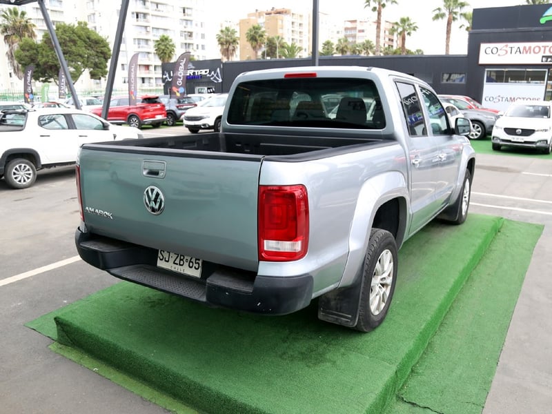 Volkswagen AMAROK 2.0 4X2 TRENDLINE MT 2023 - Imagen 7 de 20