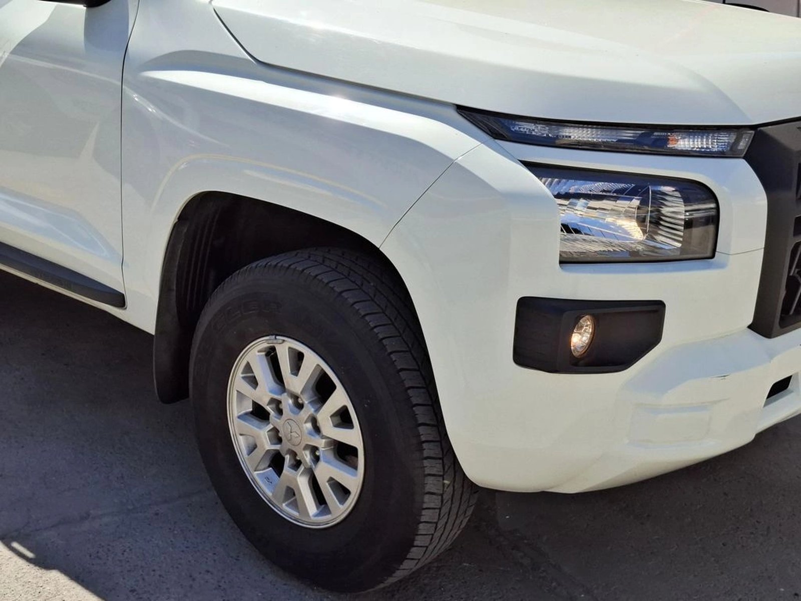 Mitsubishi L200 KATANA XRT 4X4 MT 2024 - Foto 4 de 20
