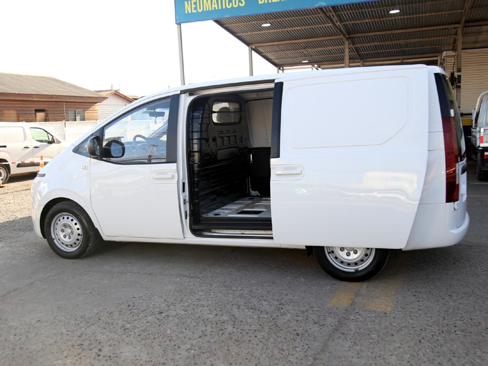 HYUNDAI STARIA 2.2 US4 MB CRDI 11P 2023 - Imagen 11 de 20
