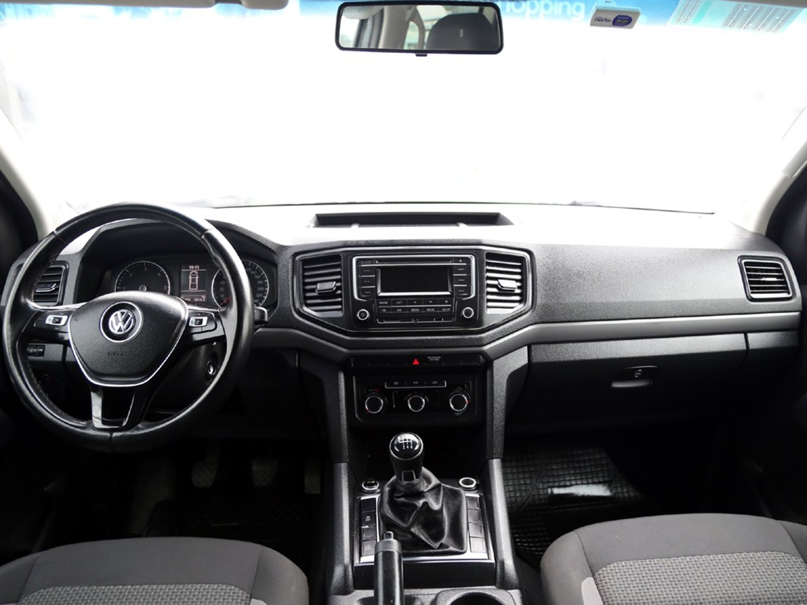 Volkswagen AMAROK TRENDLINE 4X2 2.0 MT 2023 - Imagen 15 de 20