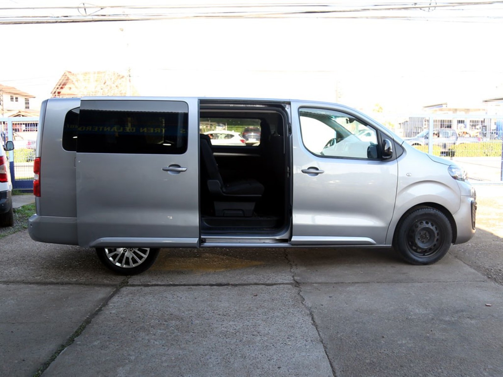 Peugeot TRAVELLER L3 BLUE HDI 180 2.0 2022 - Imagen 7 de 20