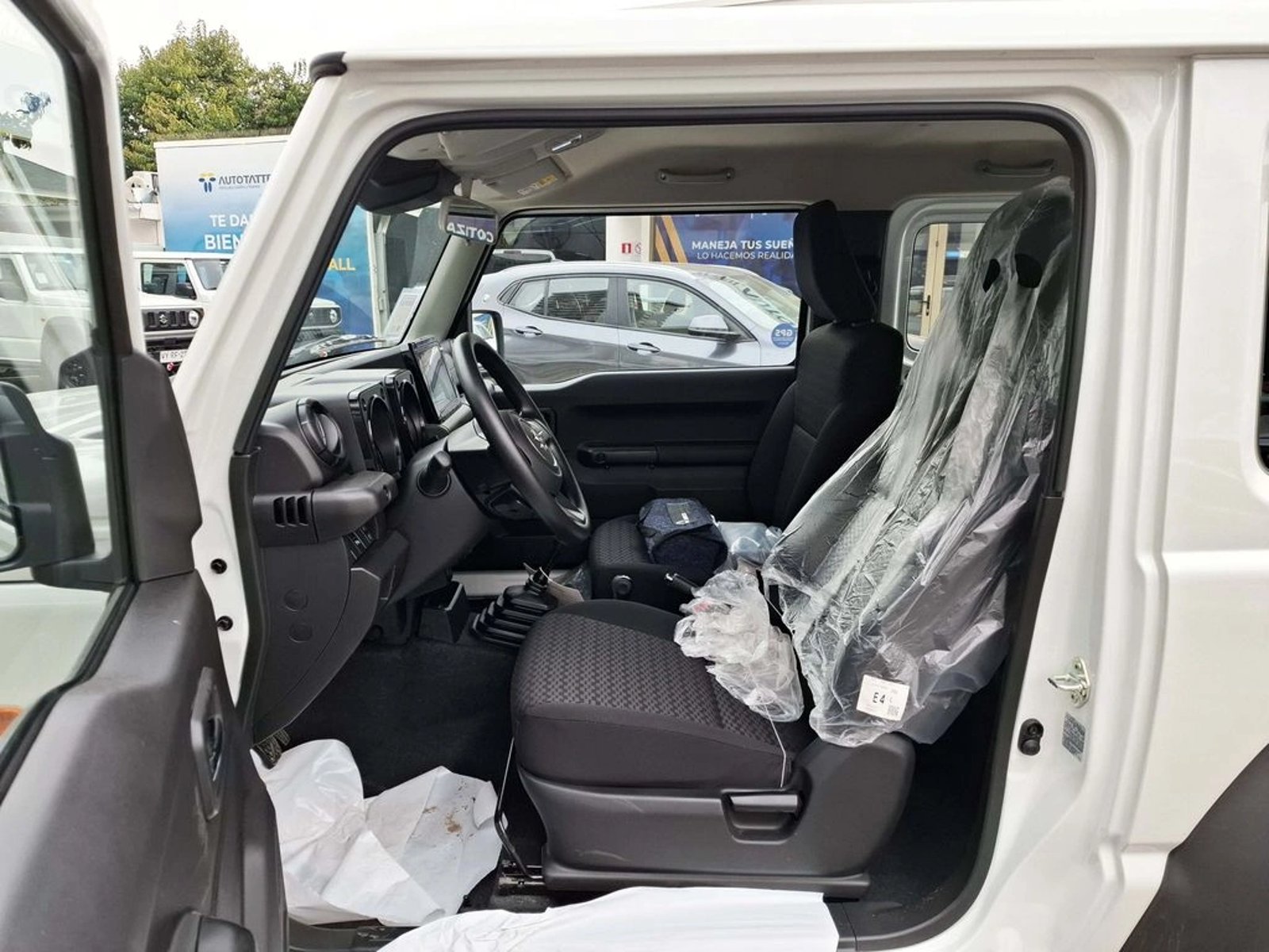 Suzuki JIMNY GL WINCHE MT 2026 - Imagen 14 de 20