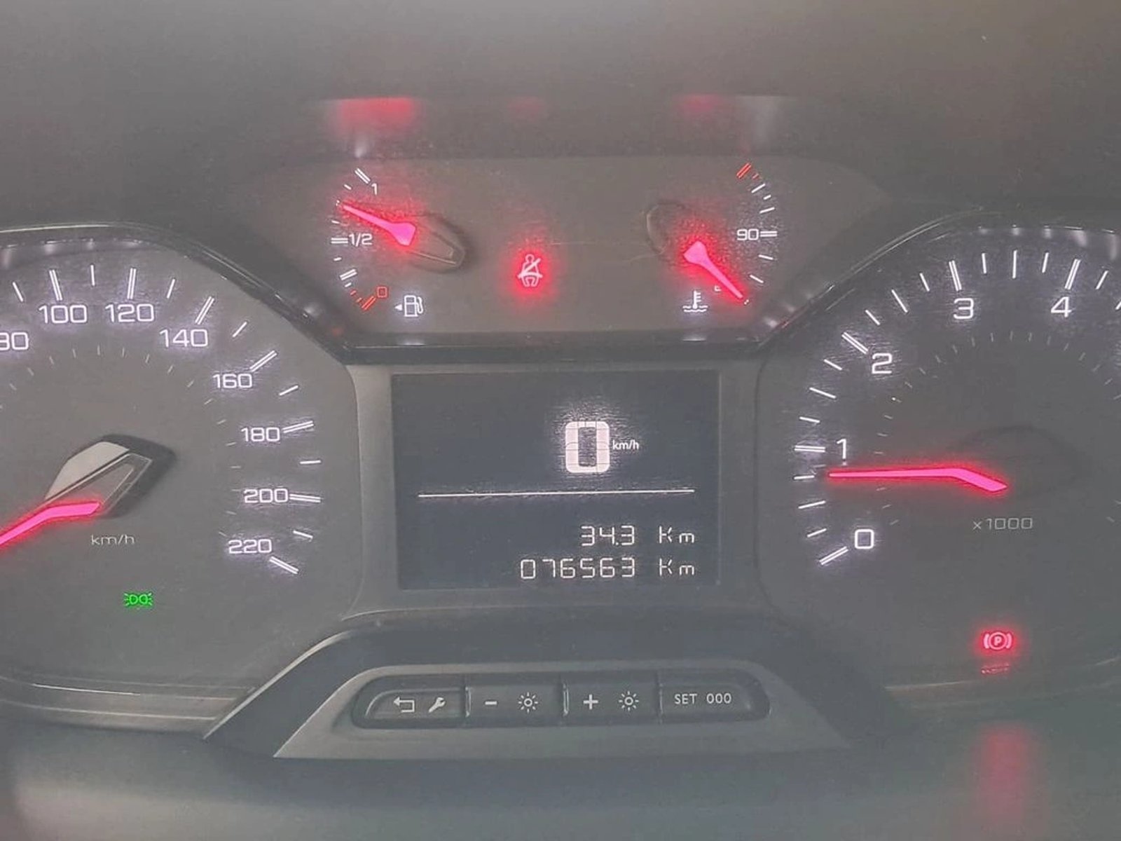 Peugeot PARTNER L1 1.6 HDI 4X2 MT 2021 - Imagen 18 de 18