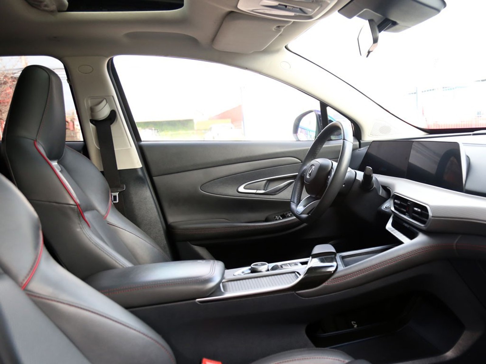 Changan UNI-T LUXURY 1.5 AUT 2023 - Imagen 17 de 20