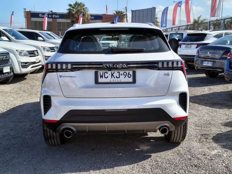 Lynk & Co 06 1.5 Gasolina 4x2 T/A PRO 2027 - Imagen 6 de 20