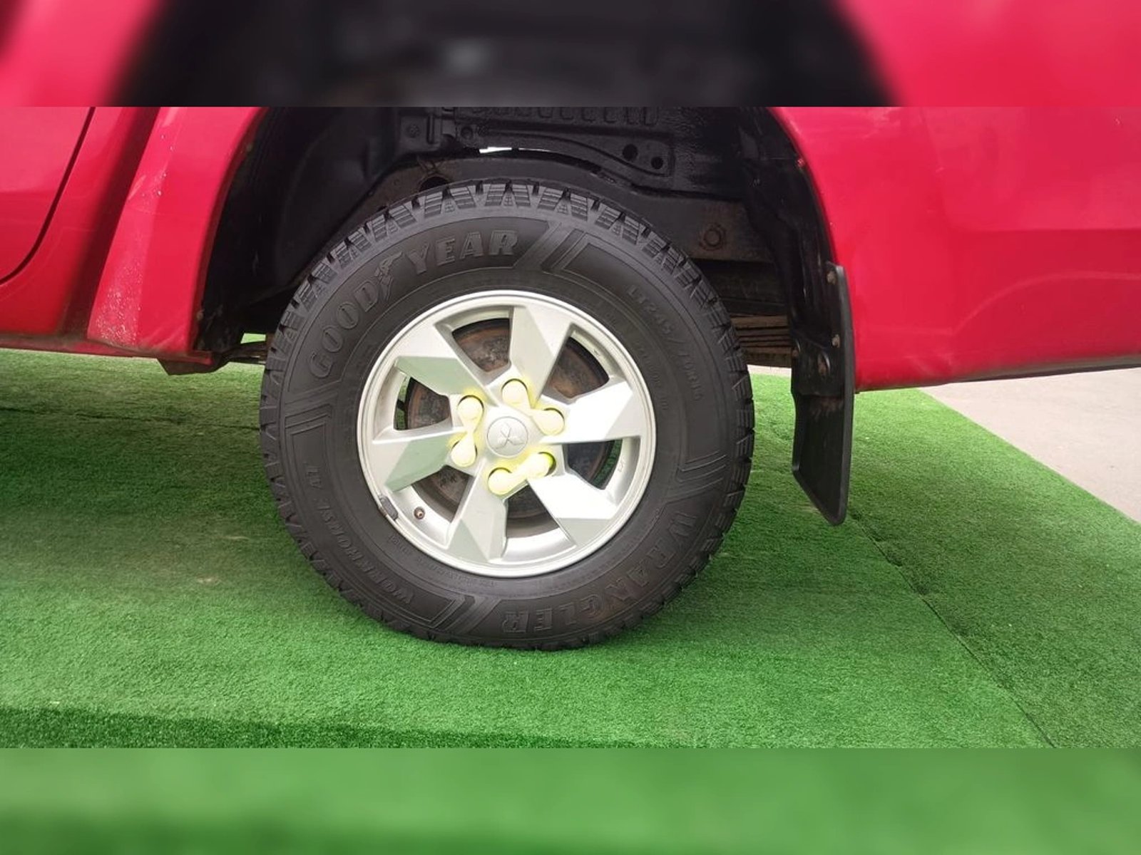 MITSUBISHI L200 2.4 KATANA  DOB. CAB. 4X4 MT 4P 2022 - Imagen 6 de 12
