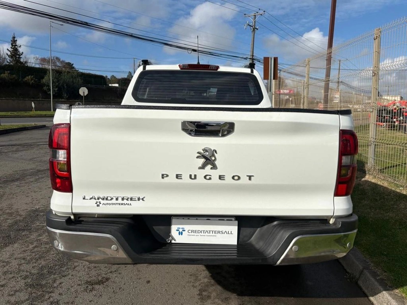 PEUGEOT LANDTREK 1.9 4X4 MT 2023 - Imagen 6 de 12