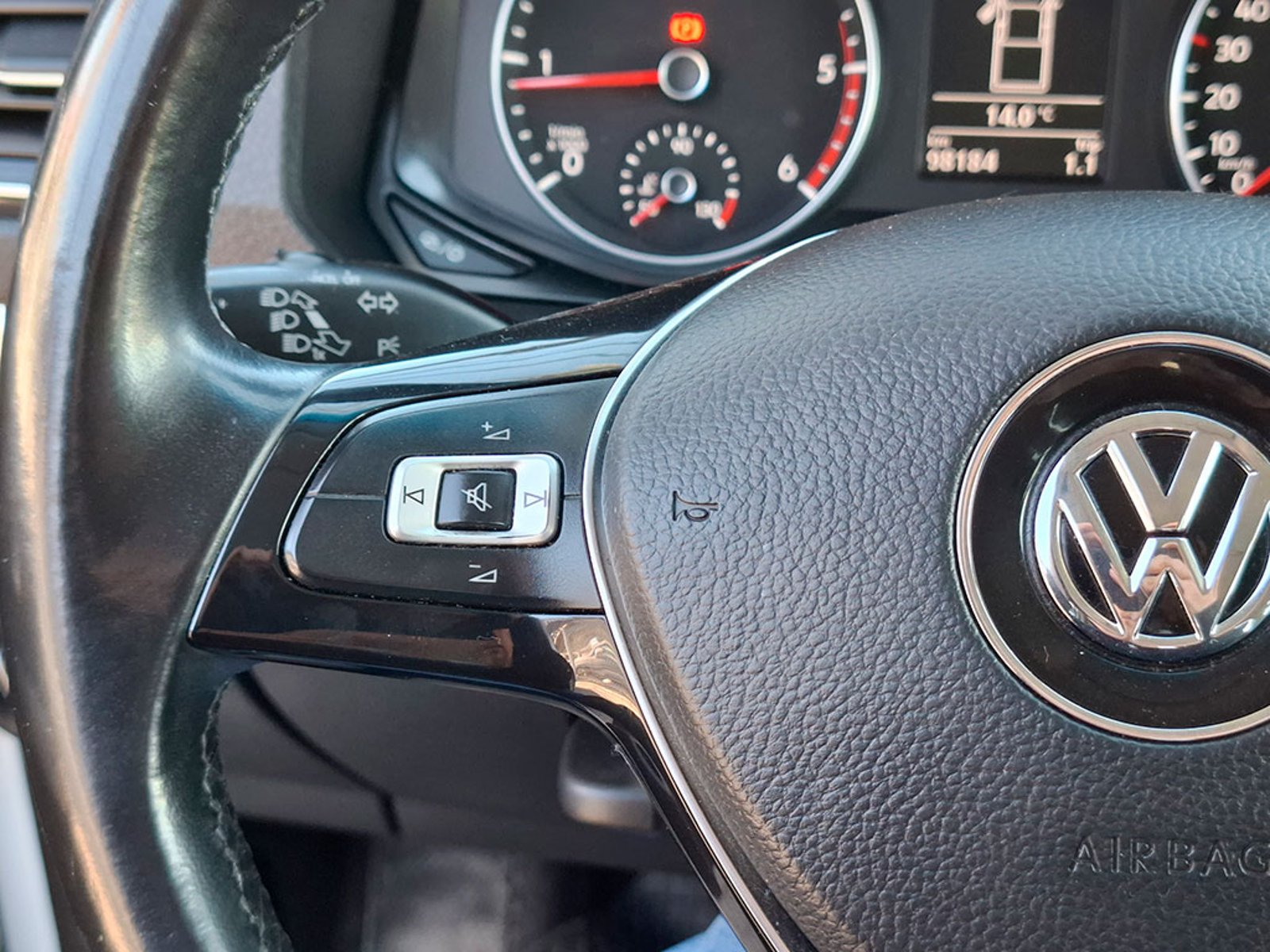 Volkswagen AMAROK 2.0 HIGHLINE 4MOTION 2023 - Imagen 11 de 20