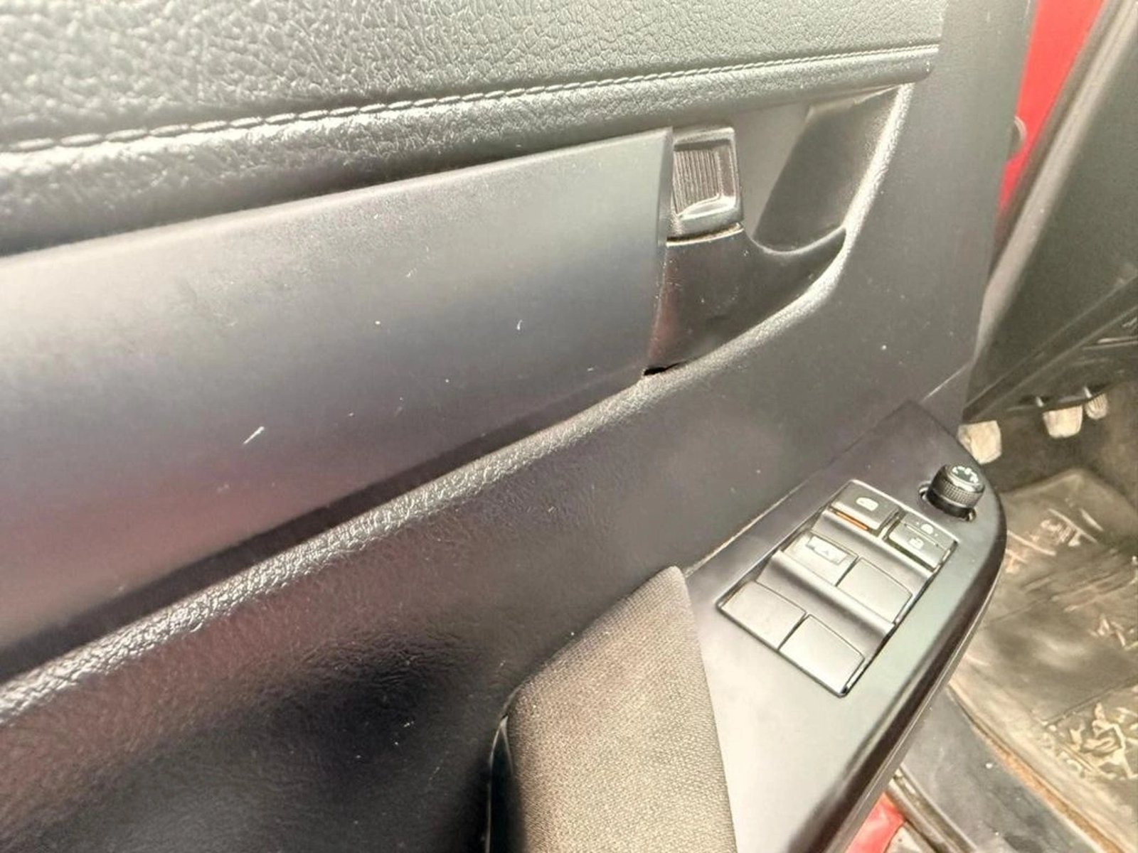 TOYOTA HILUX TSS 2.4 Diesel 4X4 T/M 2021 - Imagen 14 de 14