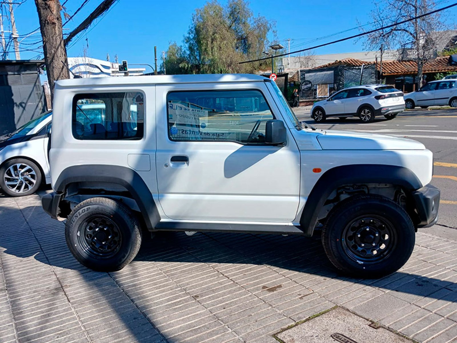 Suzuki JIMNY GL WINCHE MT 4X4 2026 - Foto 4 de 12