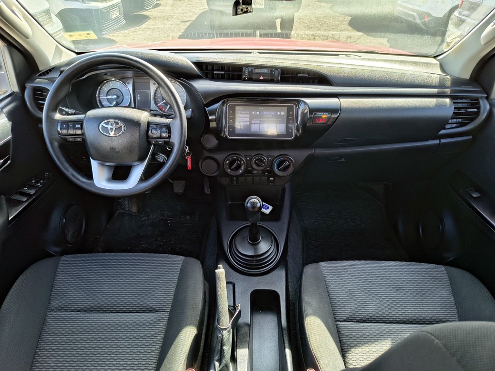 TOYOTA HILUX HILUX TSS 2.4 Diesel 4X2 T/M 2022 - Imagen 16 de 20