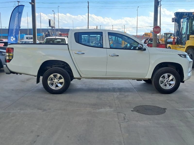 Mitsubishi L200 KATANA 2.4 CR MT 4X2 2021 - Imagen 5 de 20