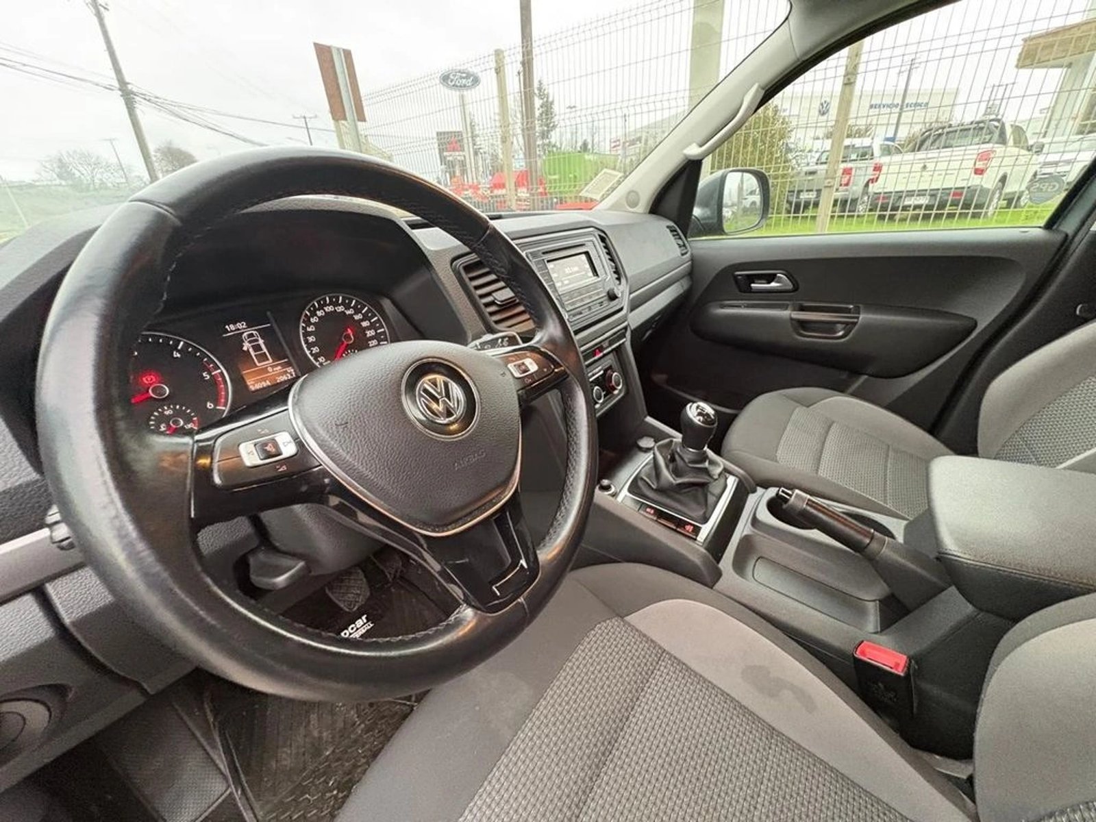Volkswagen AMAROK TRENDLINE 4X2 MT 2023 - Imagen 8 de 12