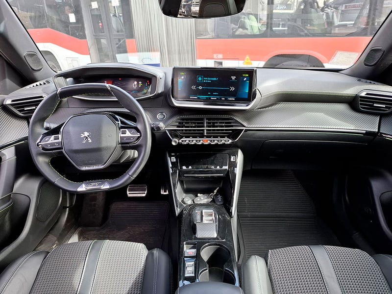 Peugeot E-2008 2008 EV 2023 - Imagen 9 de 20