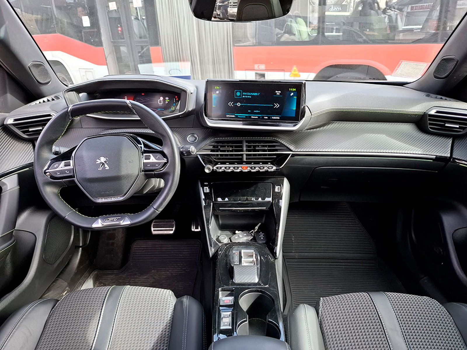 Peugeot E-2008 2008 EV 2023 - Imagen 9 de 20