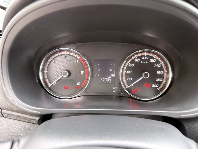 Mitsubishi L200 2.4 KATANA CR 2023 - Imagen 15 de 20