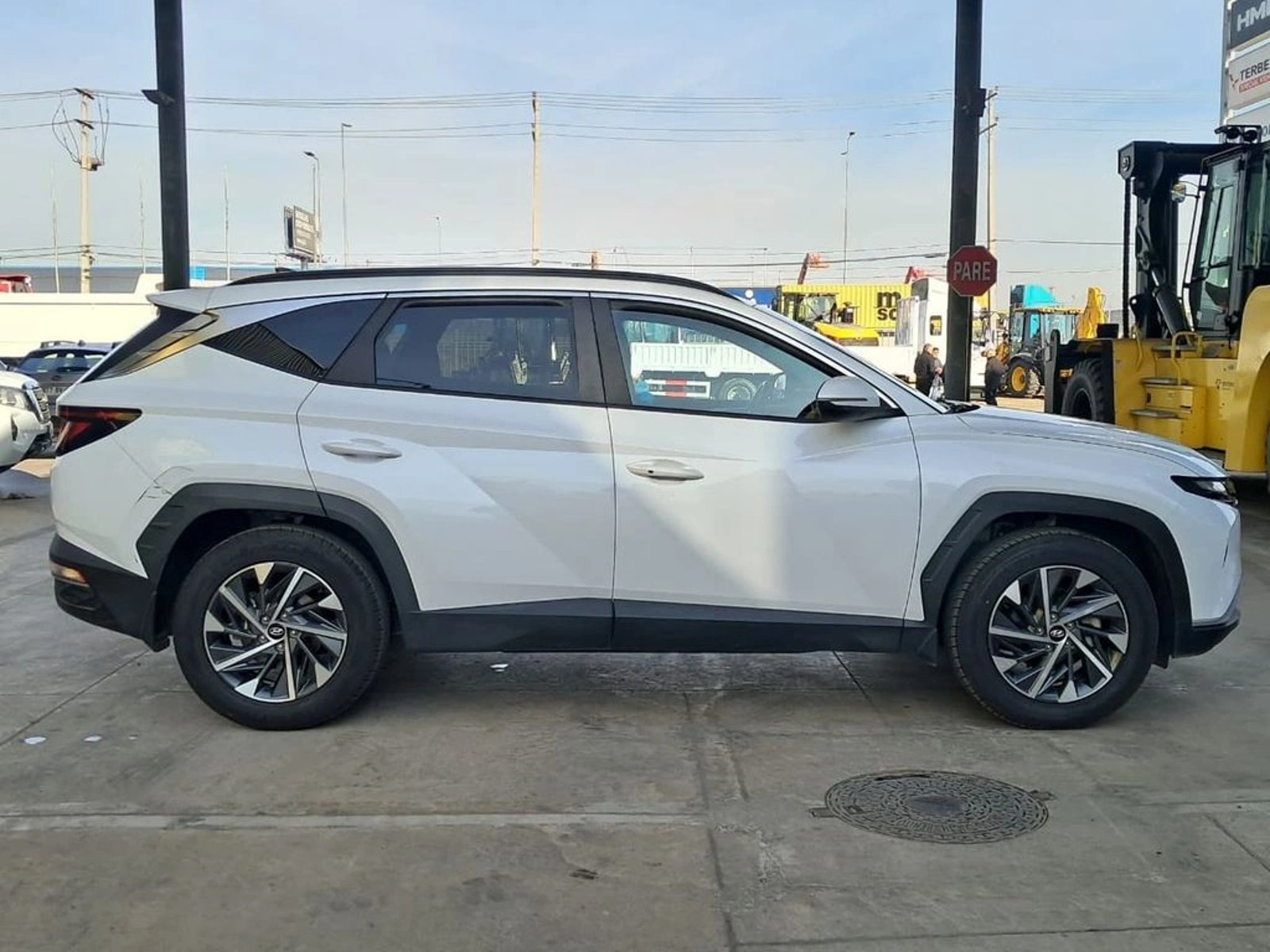 HYUNDAI TUCSON 2.0 NX4 PLUS 4X2 AT 2024 - Imagen 5 de 20