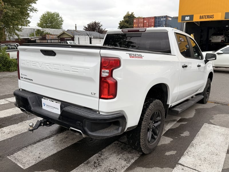 Chevrolet SILVERADO LTZ AT 4X4 2022 - Imagen 8 de 20