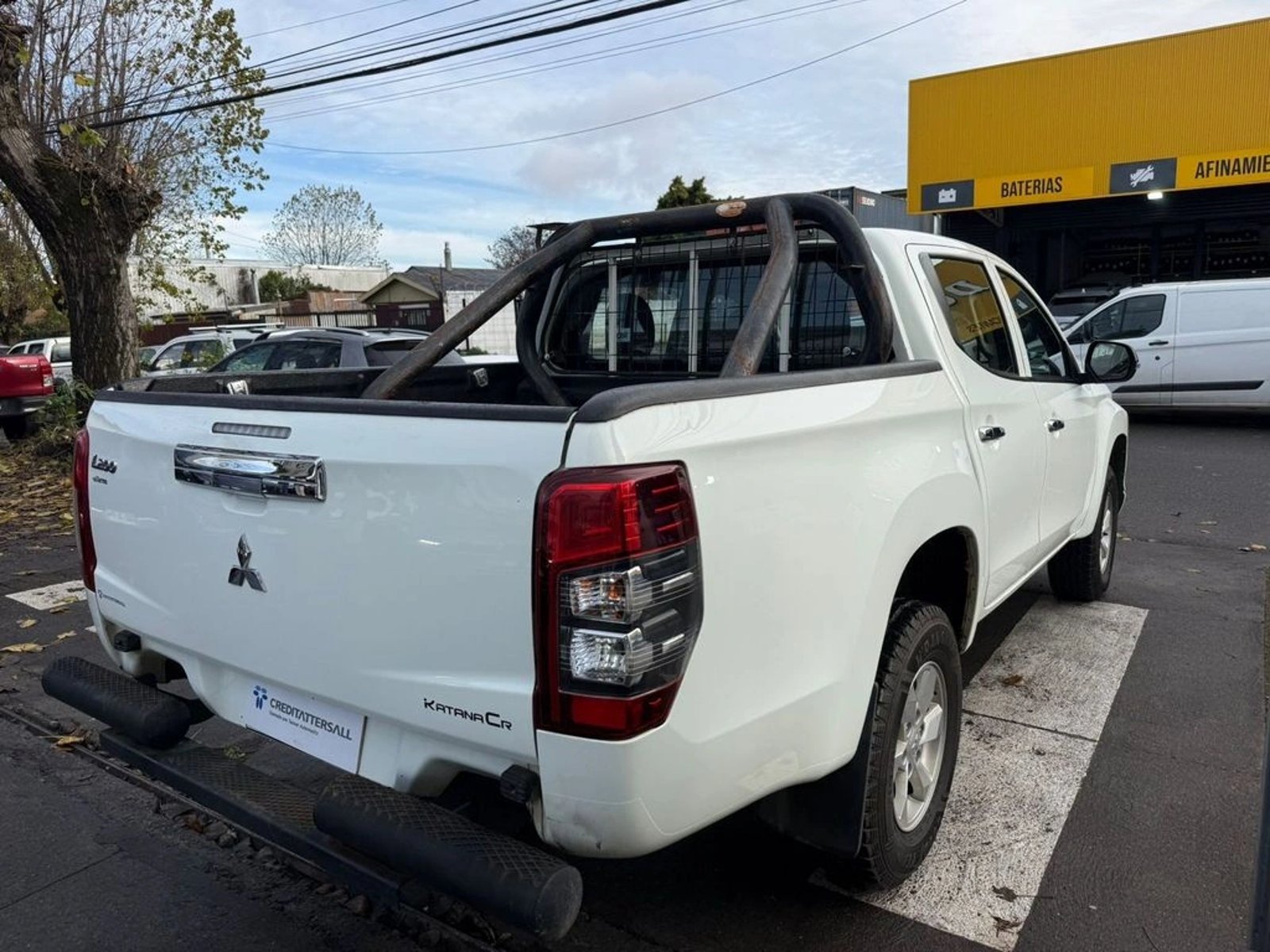MITSUBISHI L200 2.4 KATANA CR DIESEL 4X2 MT 2023 - Imagen 5 de 14