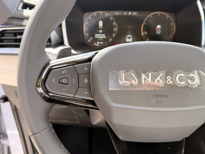 Lynk & Co 06 06 1.5T AT HALO 2027 - Imagen 18 de 20