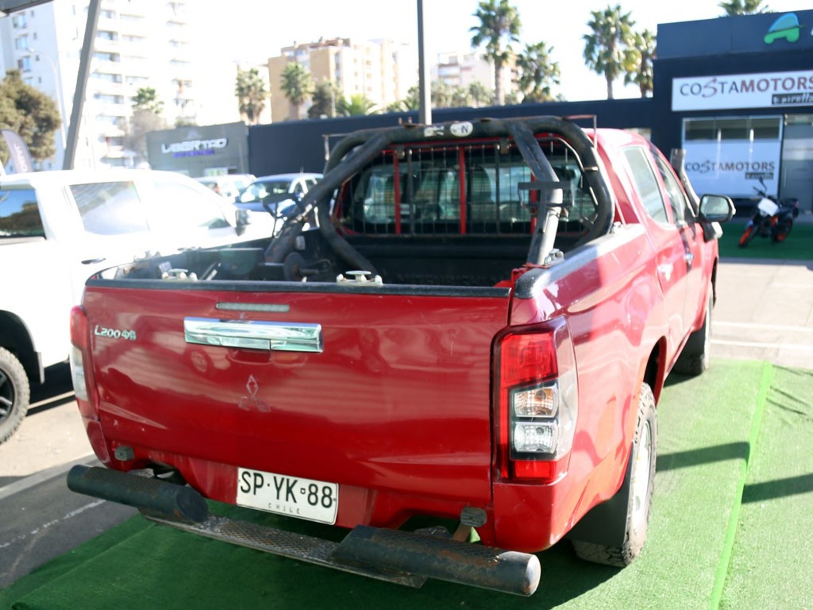 Mitsubishi L200 KATANA 2.4 4x4 MT 2023 - Imagen 7 de 20