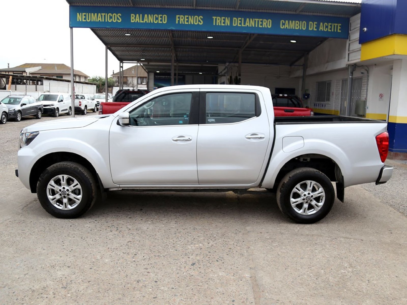 Nissan NAVARA 2.3D XE DIESEL 4X4 DOB.CAB. AT 4P 2022 - Imagen 8 de 20