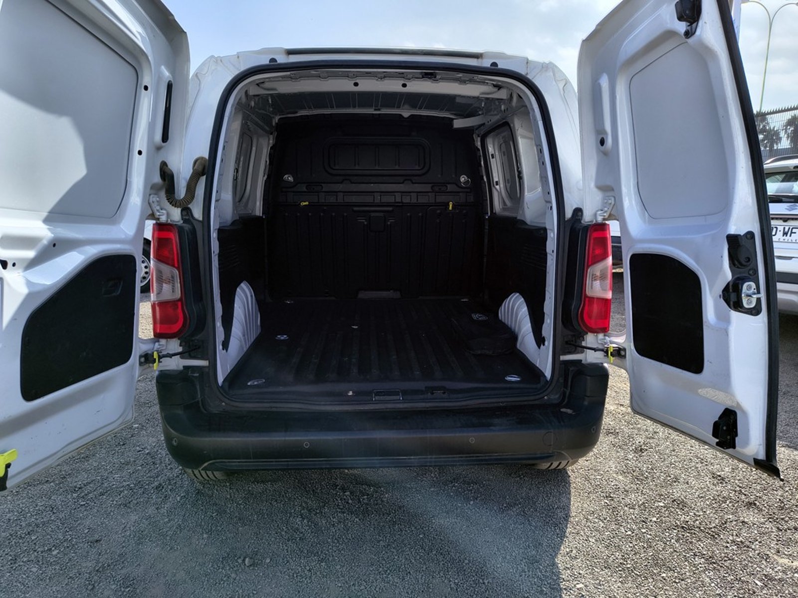 PEUGEOT PARTNER PARTNER L1 1.5 Diesel 4X2 T/M 2024 - Imagen 16 de 16