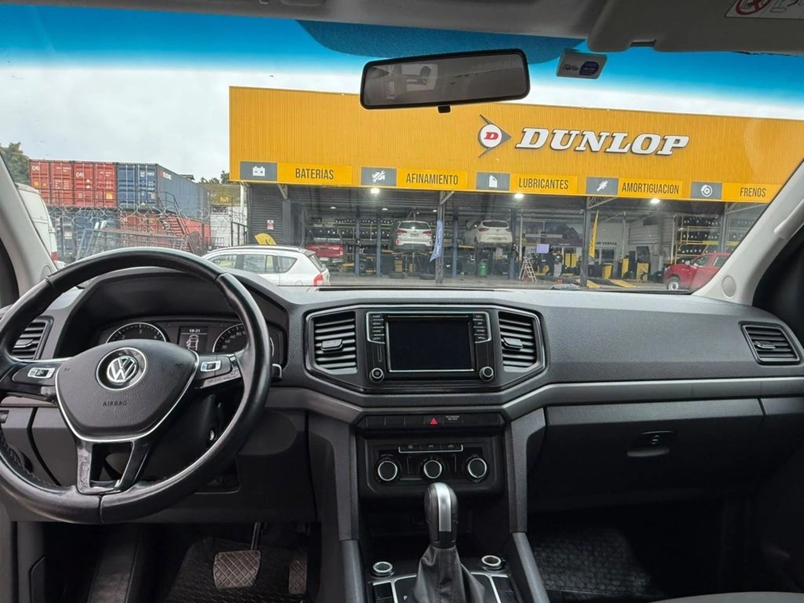 Volkswagen AMAROK 2.0 COMFORTLINE 4X4 AT 2023 - Imagen 10 de 12